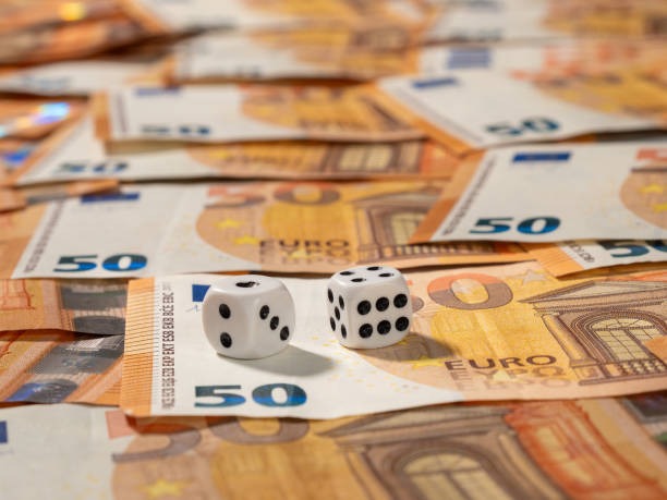 maret toto mobile app interface showing live dealer tables and sportsbook navigation
